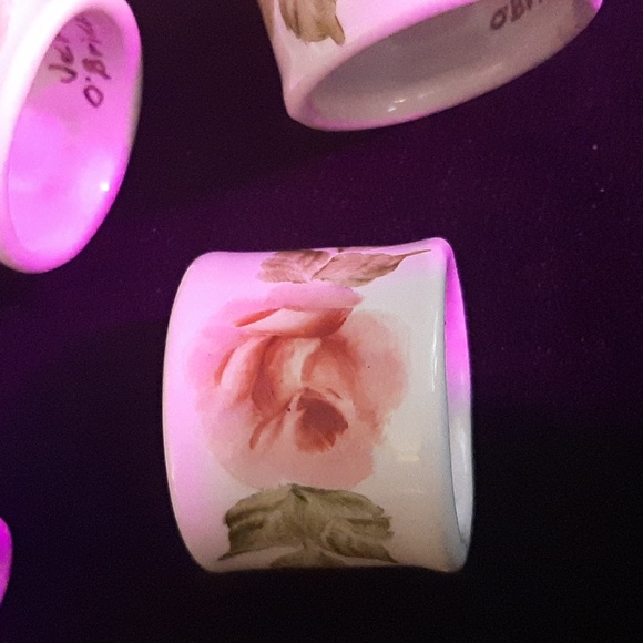 Vintage hand painted Vera OBRIEN napkin rings - Picture 2 of 5